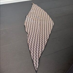 Gucci Black and White Silk Scarf